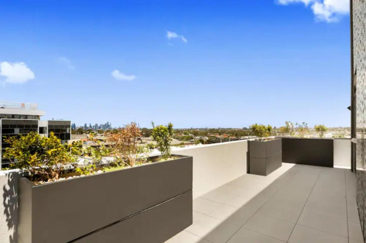 New Spacious 2 Bedroom With Gorgeous City Views Melbourne Exterior photo